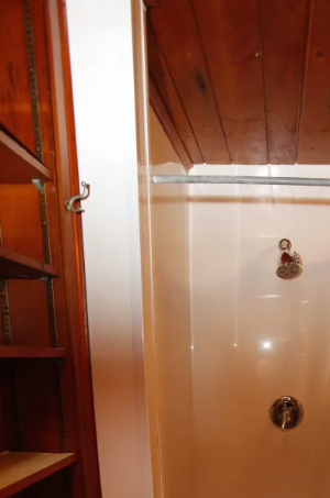 507-6 bathroom 507-6 bathroom